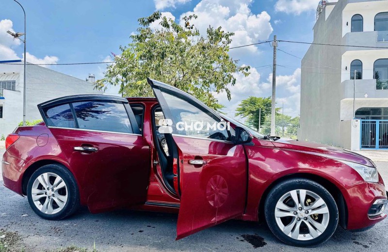 THANH LÝ XẢ LỖ THU HỒI VỐN Chevrolet Cruze