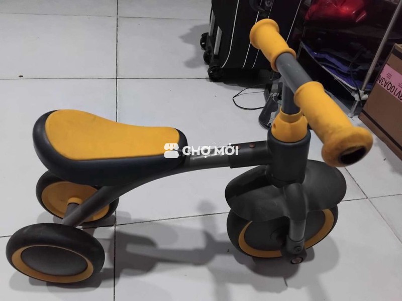 Xe cho bé