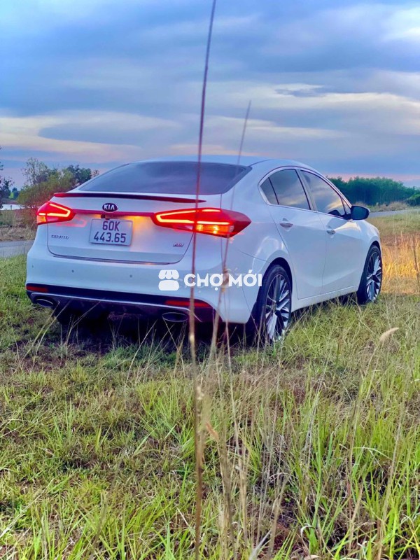 Kia Cerato 2.0 AT phiên bản cao cấp nhất Premium