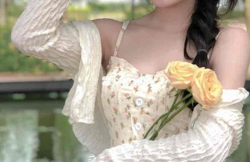 Váy hai dây hoa nhí ( Tặng kèm áo cardigan)