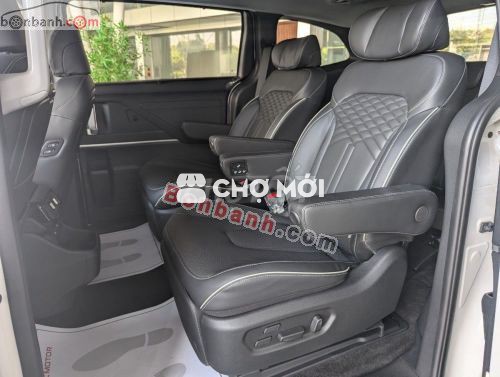 Hyundai Custin Cao Cấp 2.0T 2025