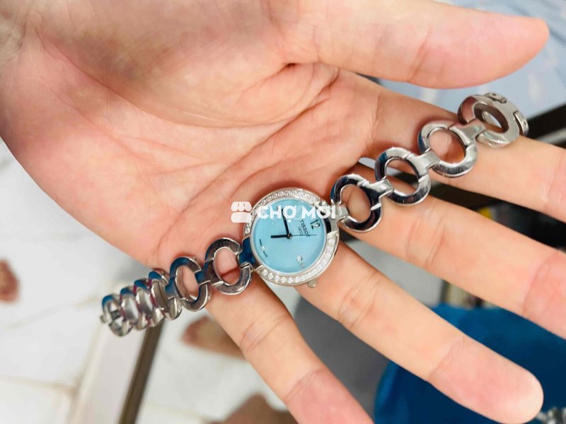 pin nữ kính saphire hàng nhật qua sử dụng