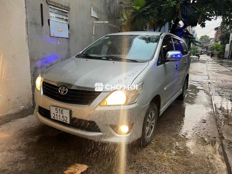 Toyota Innova 2013 E - 148679 km