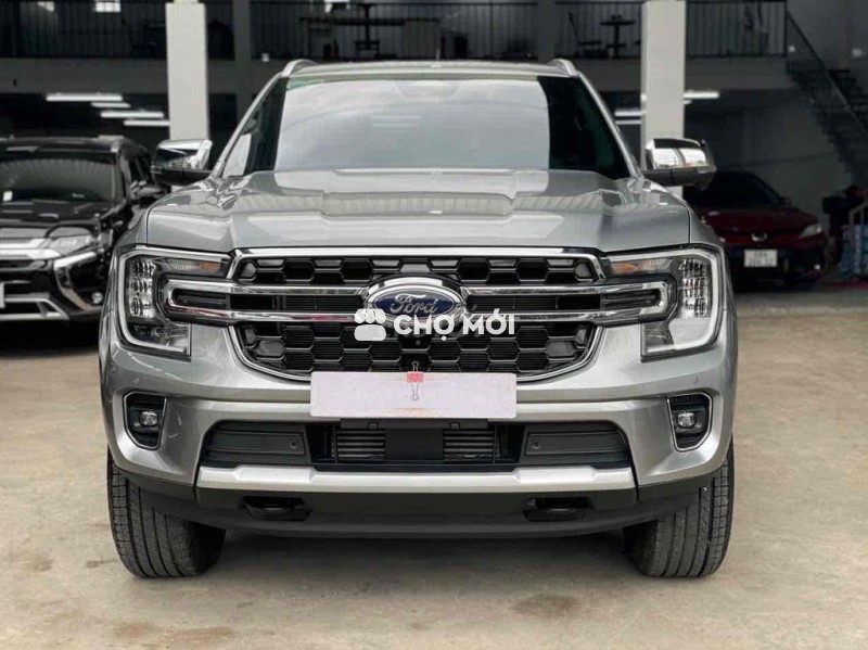 Ford Everest 2023 Titanium 2.0 AT 4x2 - 33000 km