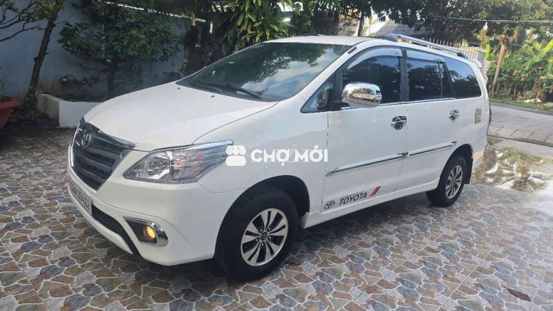 Toyota innova 2015 2.0 E - 138000 km