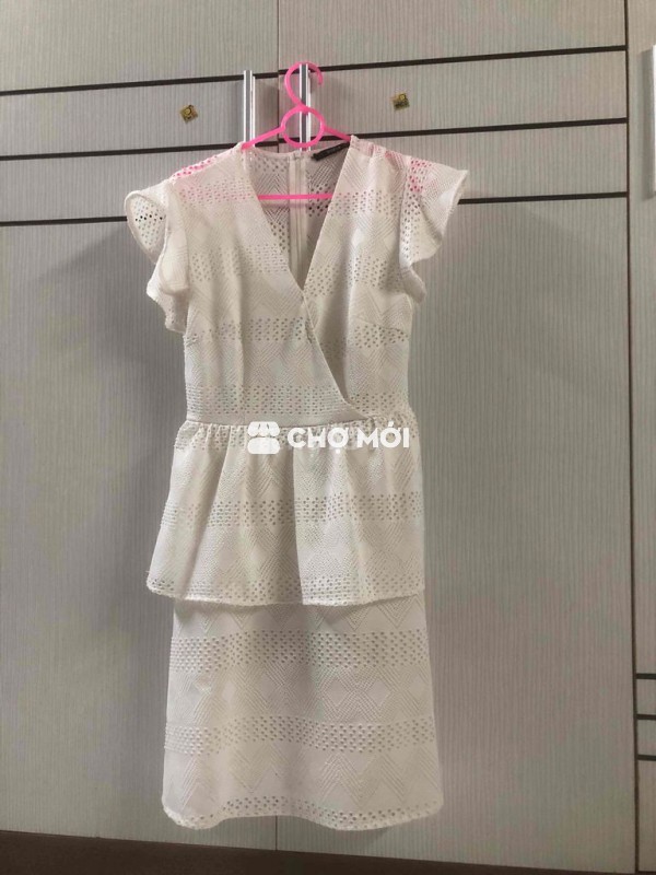 Đầm trắng xinh, đi chơi đi làm đều được