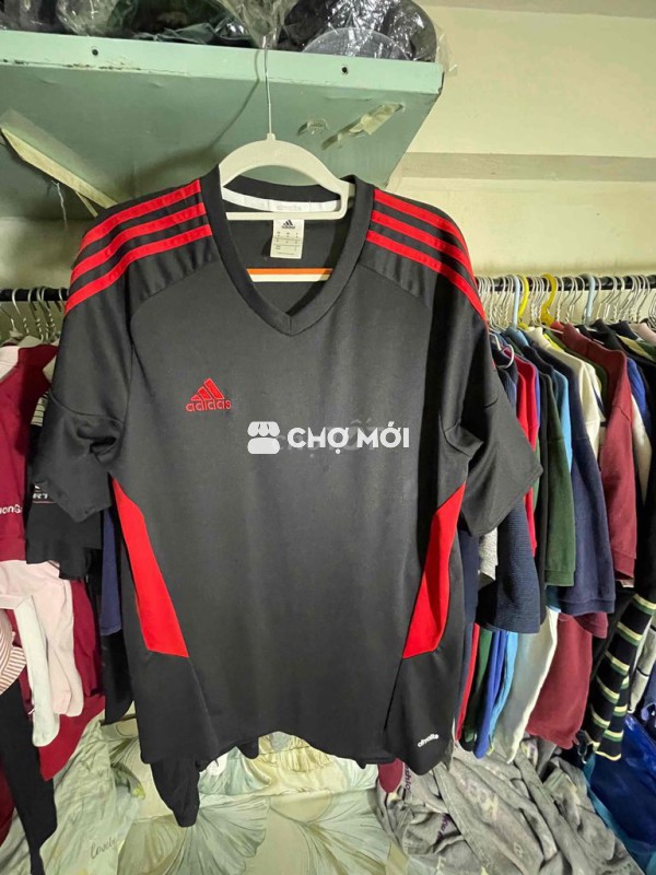 Áo adidas đen sọc đỏ Size L