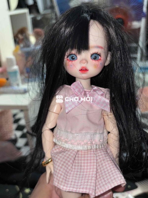 Búp bê face, da trắng, có trang phục new 97%