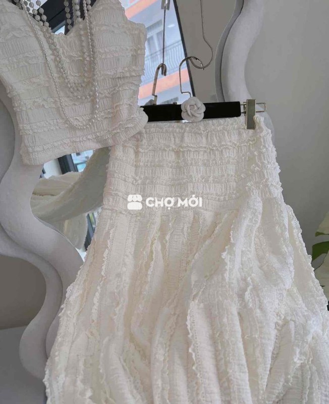 váy kem ren,mặc 1 lần