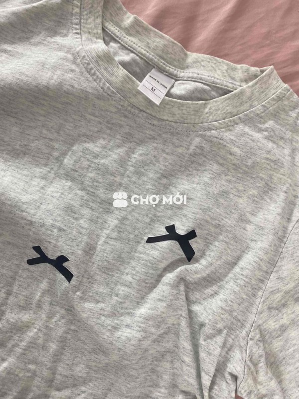 Tặng áo phông in nơ có bèo nhún hai bên