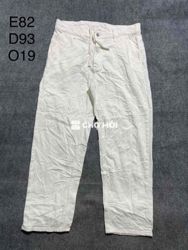 Jeans UniQ form suông relax trắng kem