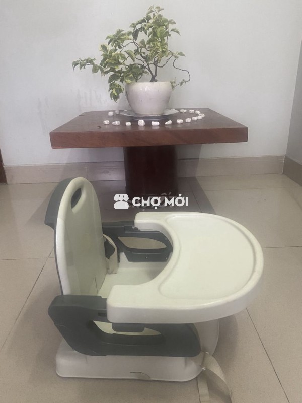 Ghế ăn dặm cho bé dưới 3 tuổi
