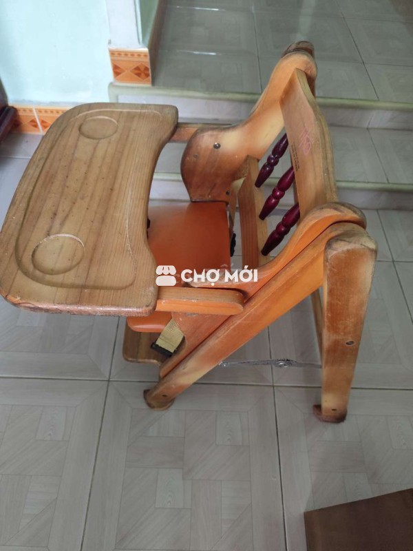 Ghế ngồi ăn dặm cho bé