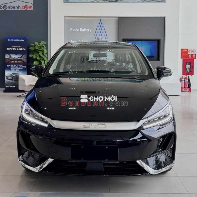 BYD M6 Standard 2025