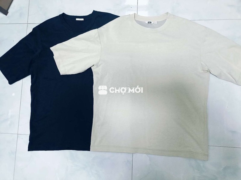 2 áo thun Gu Uni xịn size L.2 cái tất cả 150k
