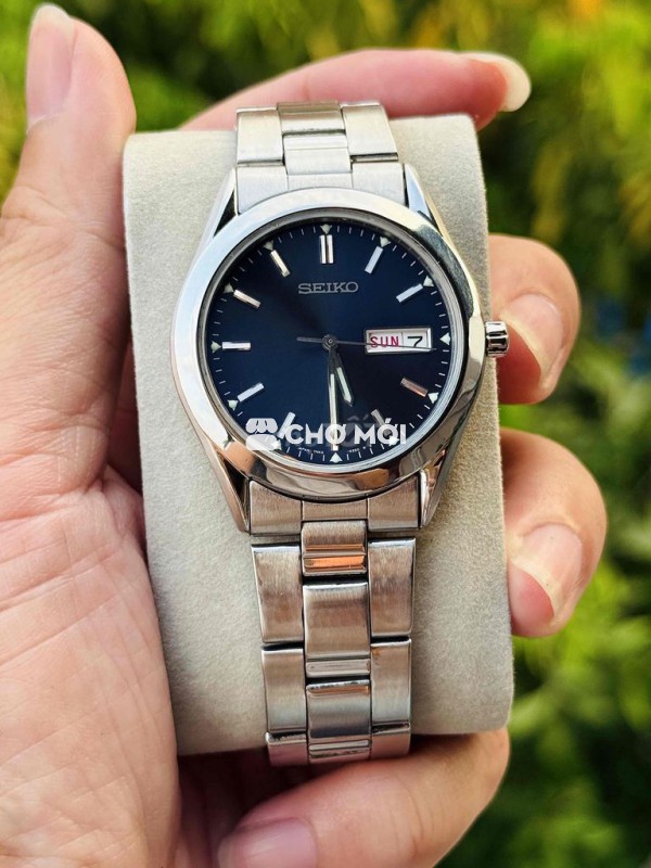 Đồng hồ Seiko Quartz mặt xanh coban dạ quang sáng