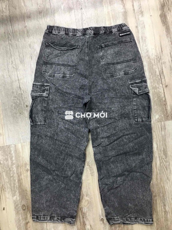 LOOSE  BAGY FIT.     DCSHOECOUSA