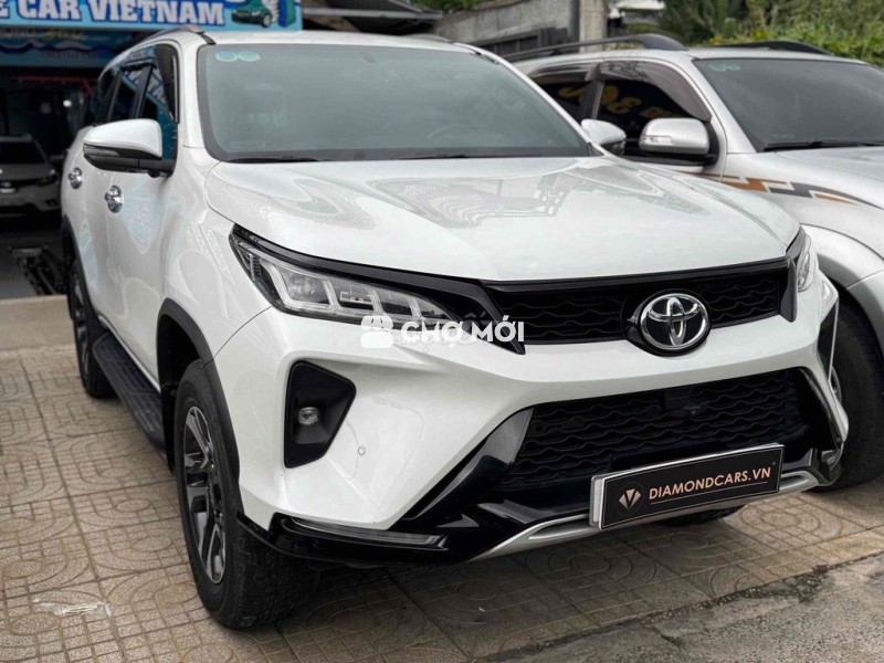 Toyota Fortuner 2021 Legender trẻ trung, thể thao