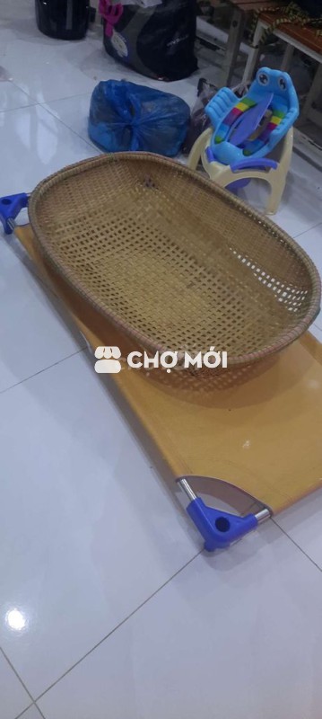 Giường . nuôi