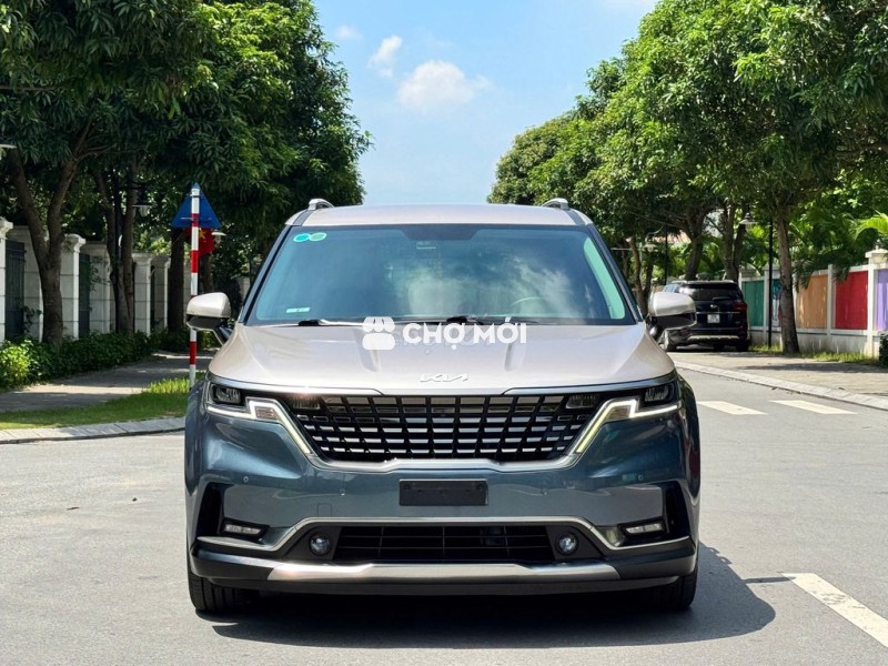 Carnival Premium 8 chỗ đời 2022