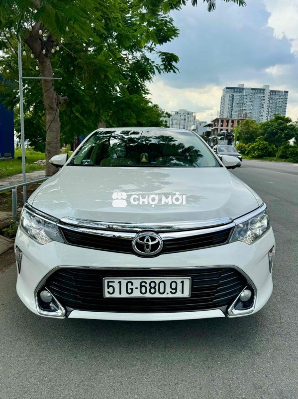 Toyota Camry Trắng 2018 2.0E 1 chu mua mới từ đầu