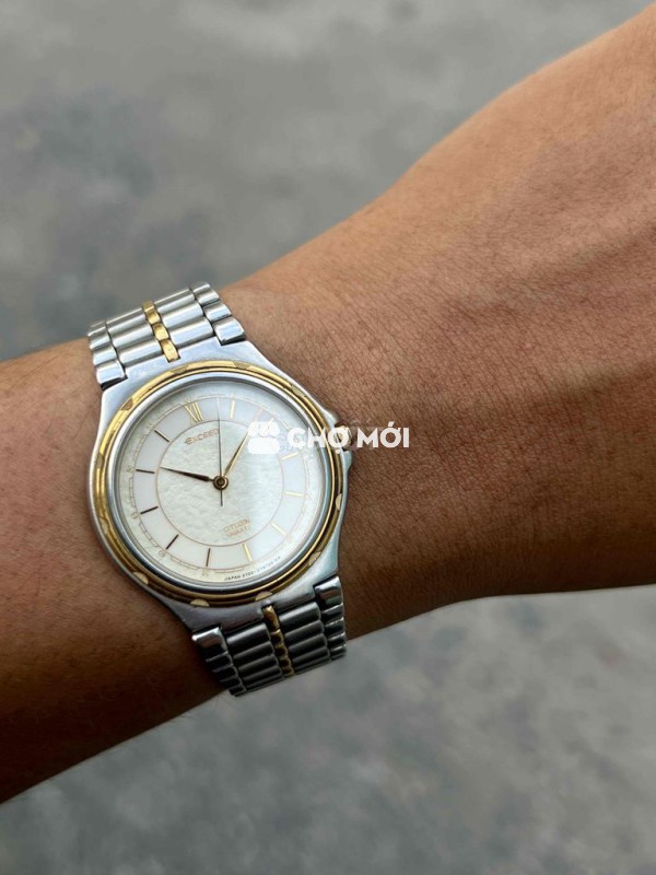 Đồng hồ Citizen exceed demi vàng mặt 2 lòng .