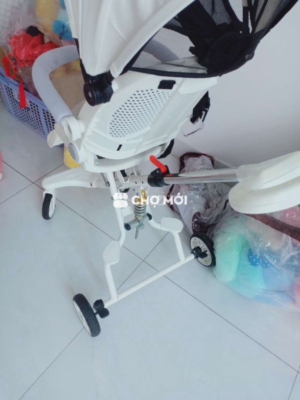 Thanh lý xe đẩy em bé gấp gọn