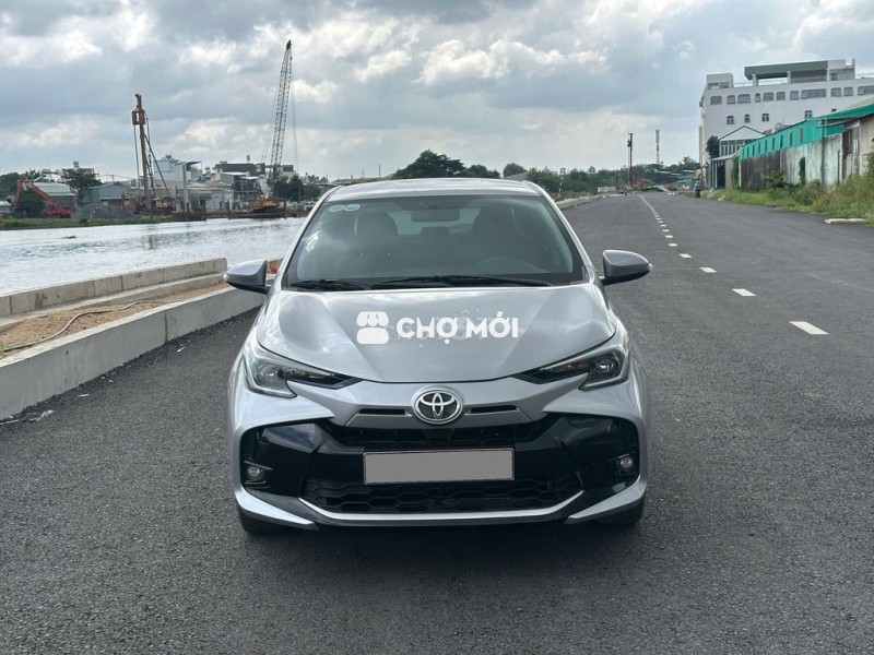 Toyota Vios E CVT 2024 màu xám bạc cực mới