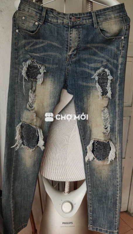 Quần jean mài bạc đính đá AMIRI sz31