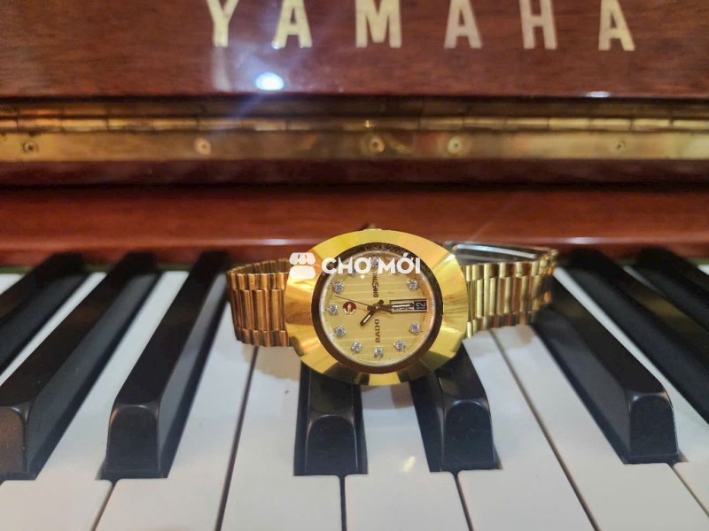 Đồng hồ cổ Rado quả trứng cọc kim cương hiếm đẹp