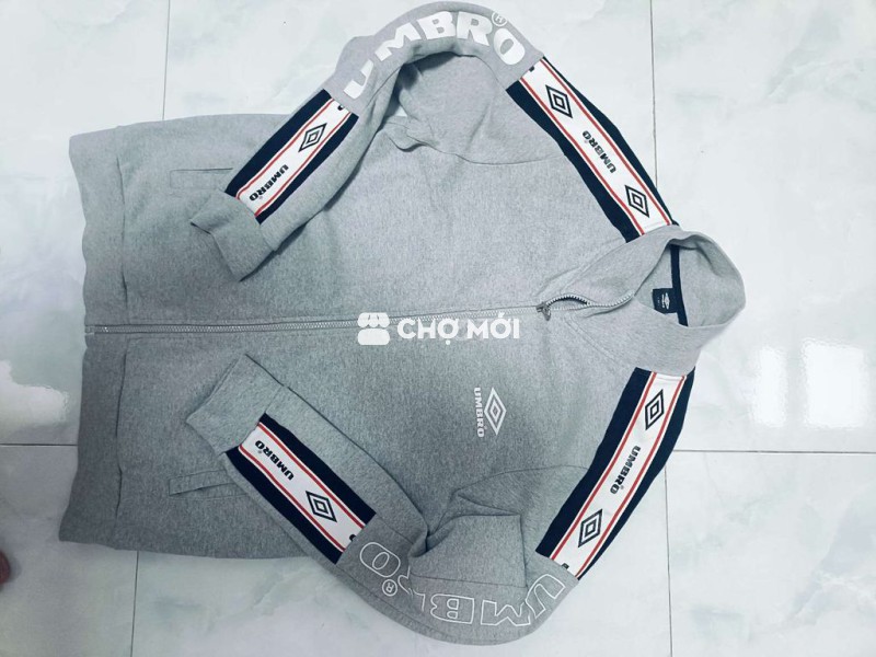 Áo khoác nỉ Umbro xịn mới cứng size M âu