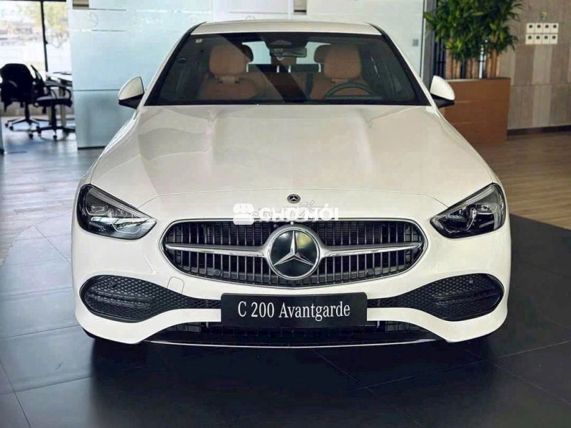 Mercedes-Benz C200 2025