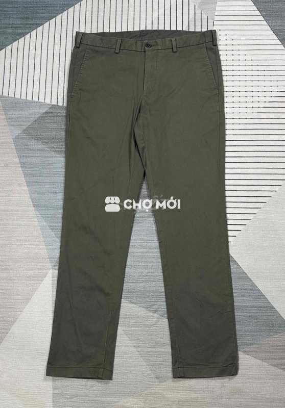 Uniqlo kaki size 34 màu olive
