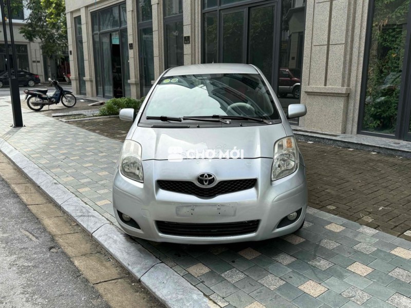 Toyota Yaris 2009 1.3 AT - 120000 km