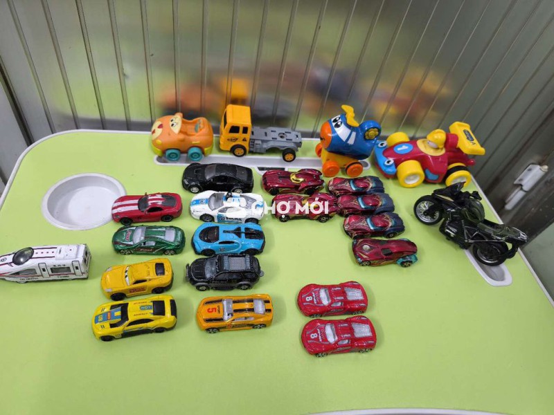 Set xe sắt đồ chơi
