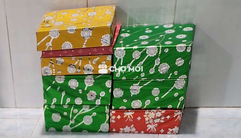 Thanh lý bớt tập vở thưởng cuối năm