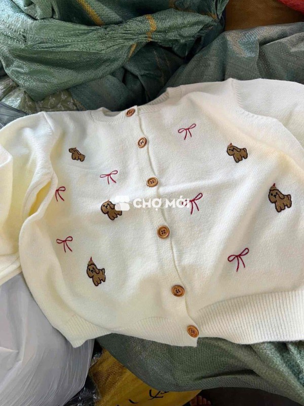 áo len cún thêu