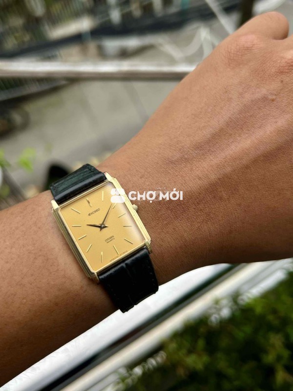 Đồng hồ Citizen exceed tank vàng kính sapphire