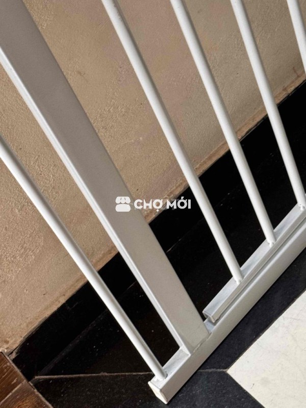 pass thanh chắn cầu thang cho bé chưa sử dụng