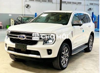 Ford Everest  giảm tiền mặt khủng kèm quà tặng