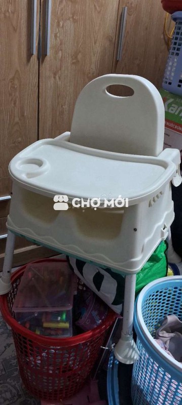 E pass nhanh ghế ăn dặm dọn nhà ạ