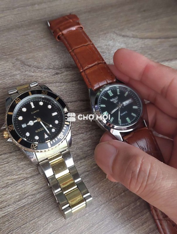 Có 2 chiếc đồng hồ pin còn rất đẹp