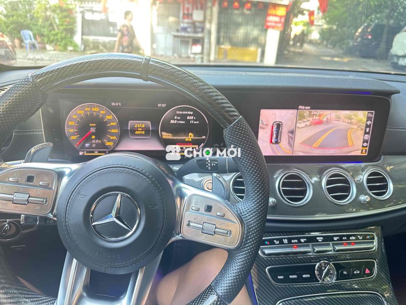 Mercedes Benz  2017 E300 AMG - 61000 km