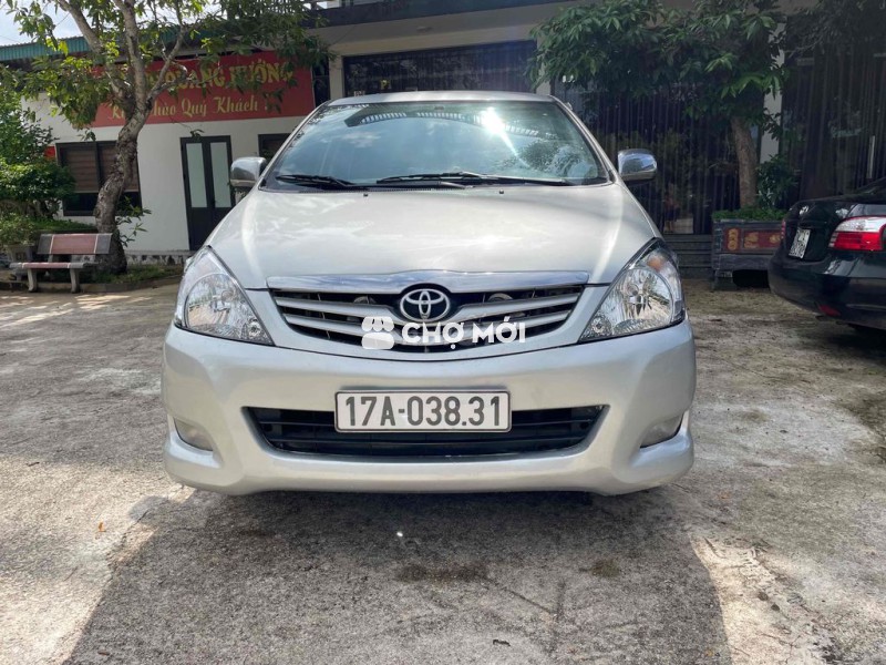 Toyota Innova 2011 G - 150000 km