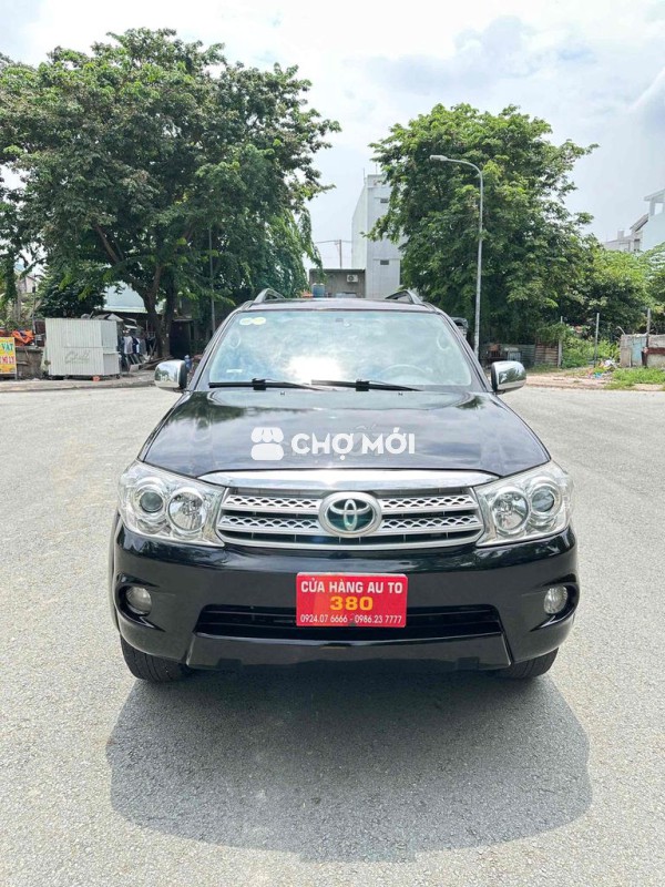 Toyota Fortuner 2010 2.7V 4x4 AT -