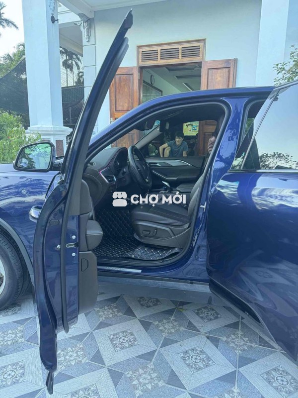 VinFast Lux SA2.0 2019 2.0 AT - 69000 km