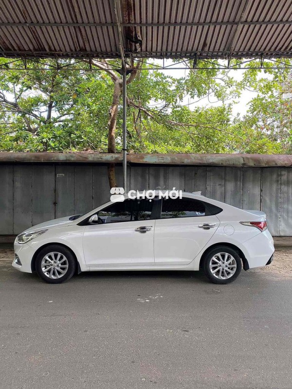 Hyundai accent số tự động