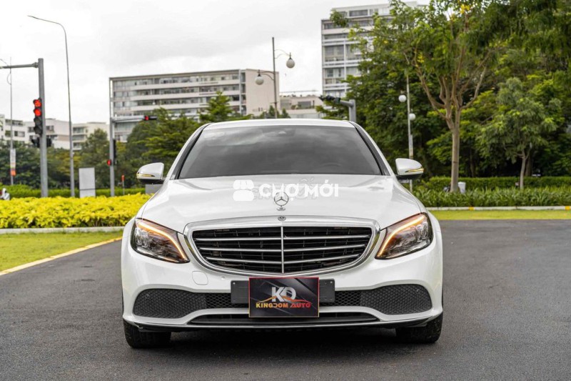 C200 Exclusive Sx 2021 màu trắng sang trọng