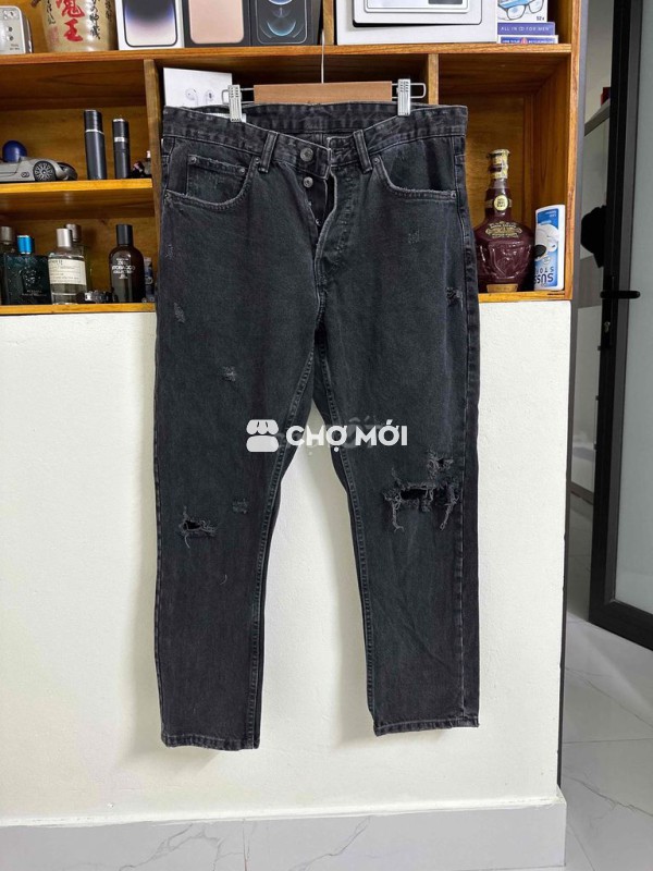 pass Jean Zara chính hãng. phom taper ạ
