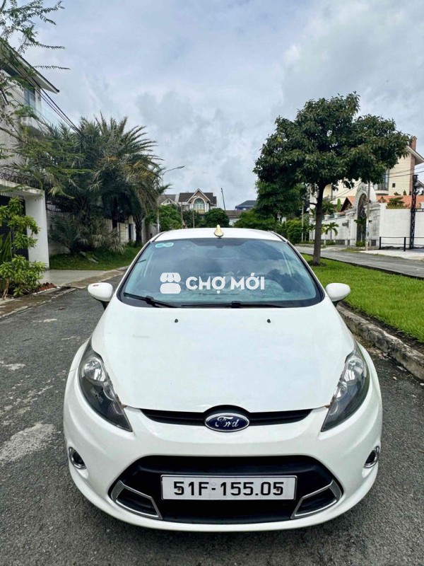 Ford Fiesta 2013 1.6 AT Hatchback - 100000 km